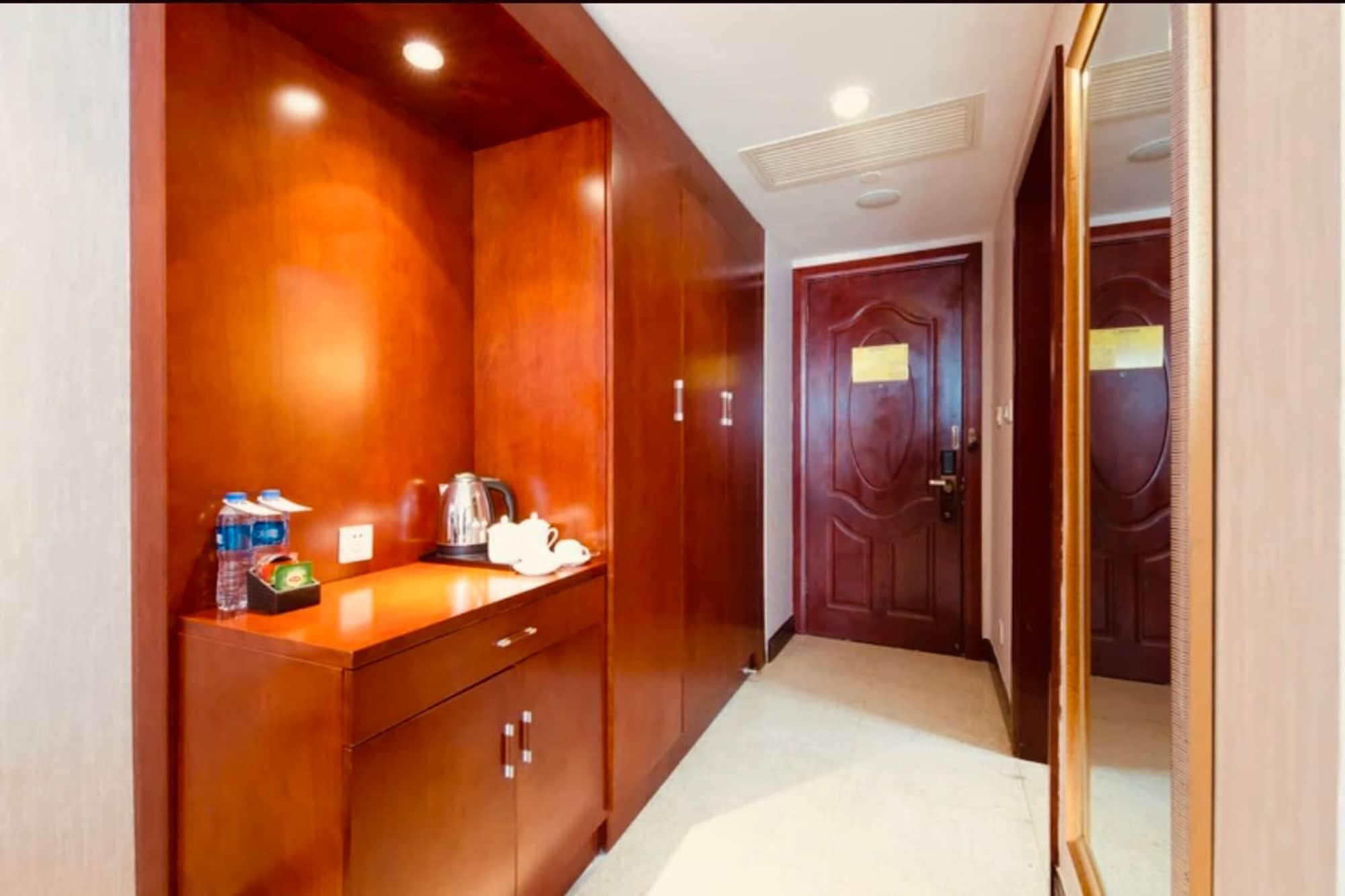 Shahai International Hotel Шанхай Екстериор снимка
